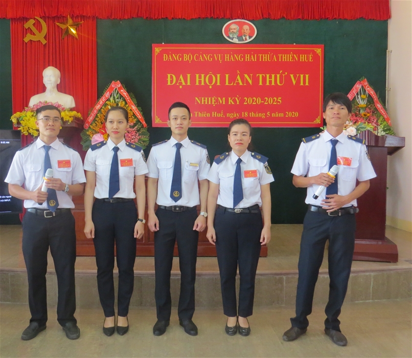Văn nghệ chào mừng Đại hội của Chi đoàn Cảng vụ Hàng hải Thừa Thiên Huế